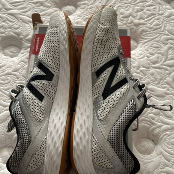 Comfortable NB, with box and tissue in toe of shoe! Still a lot of wear left! - Picture 3 of 5